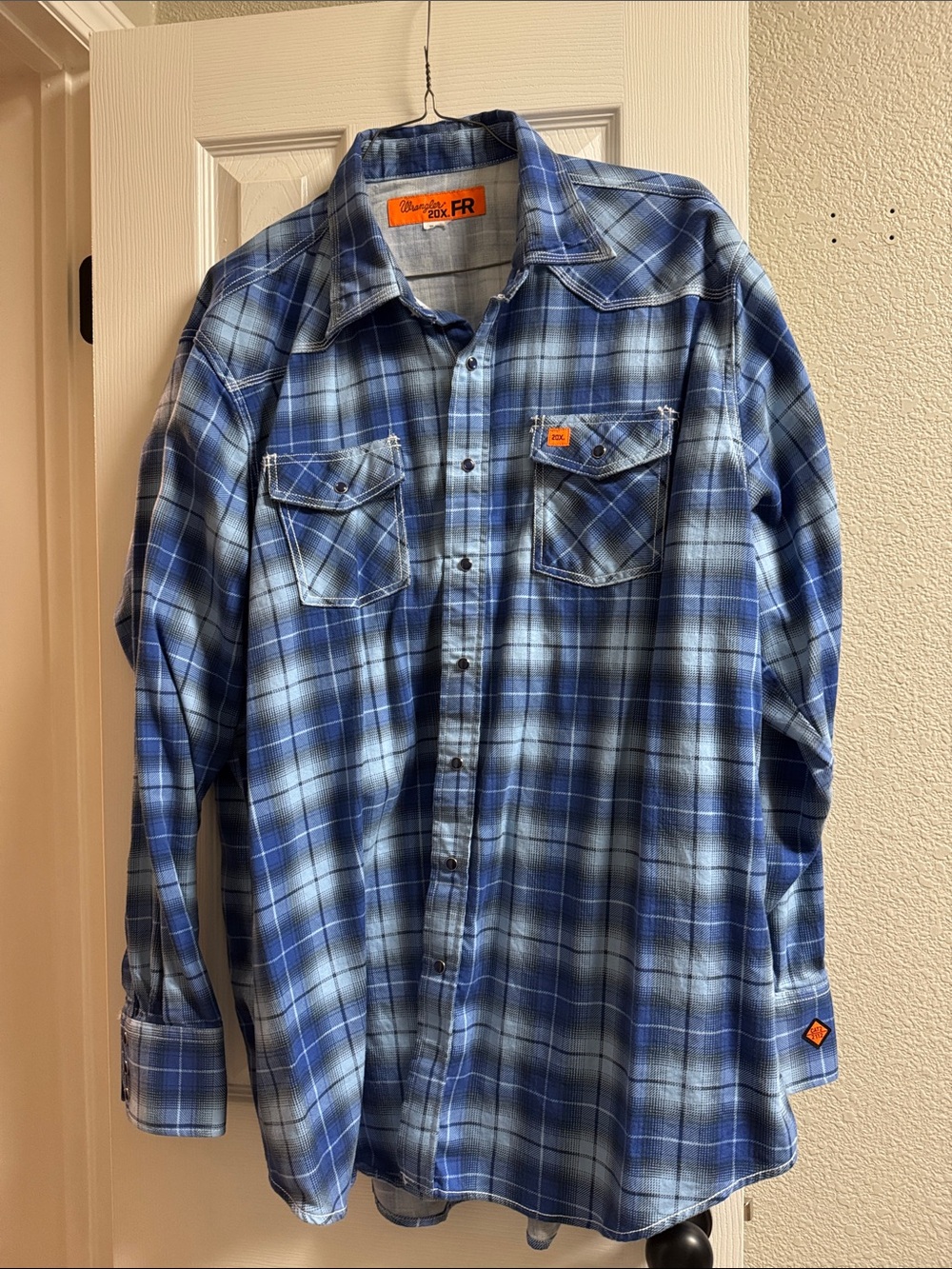 Wrangler Blue Plaid Casual Button-Down Shirt